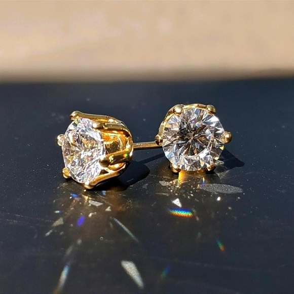 AAQUATIF Jewelry - Vintage • Classic 6 Prong Round Simulated Diamond Stud Earrings 14K Gold Overlay